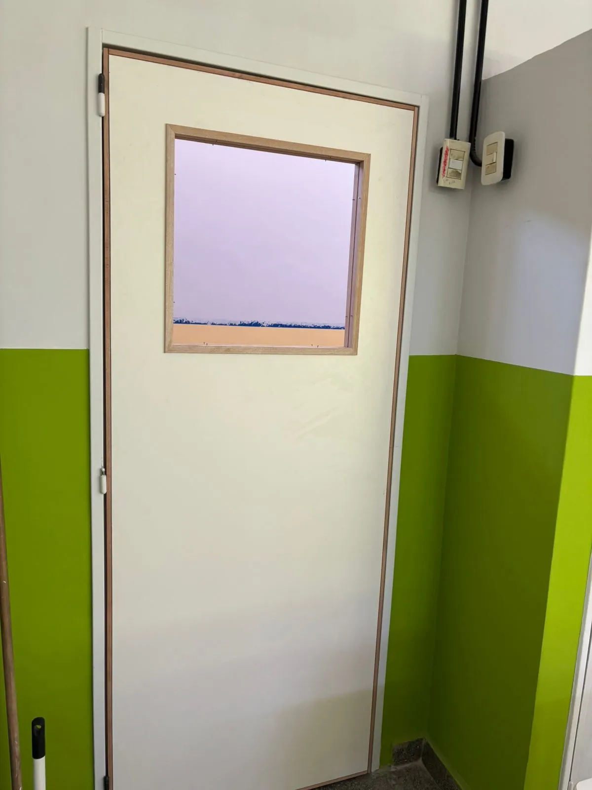 Ventanas de aluminio en salón de eventos