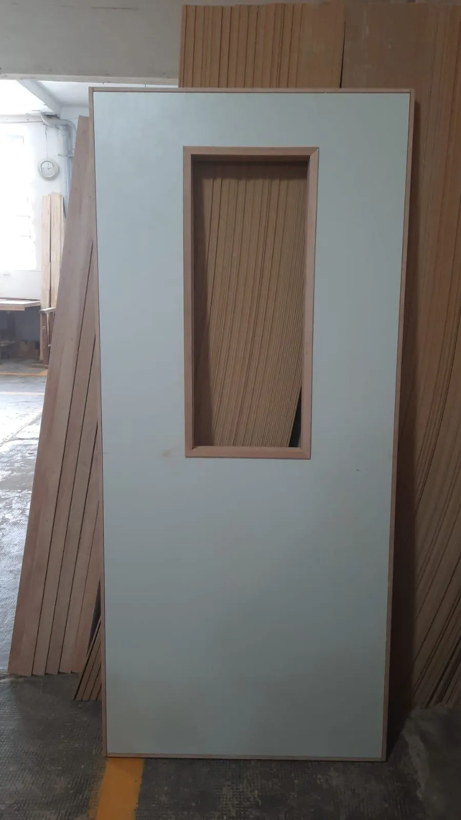 Puertas placa en oficinas administrativas
