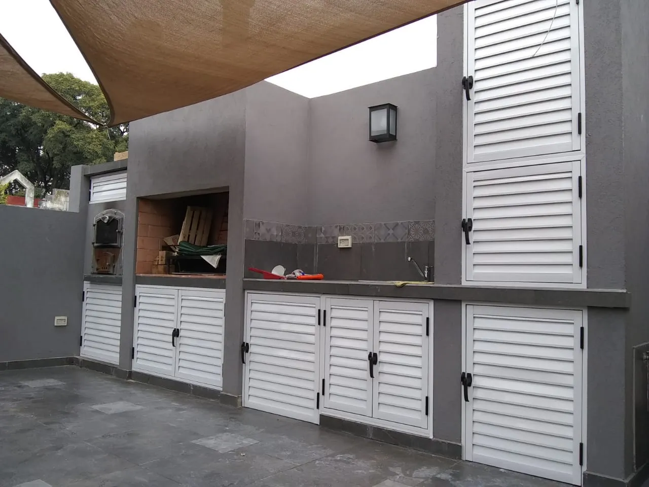 Postigon de abrir y o corredizo